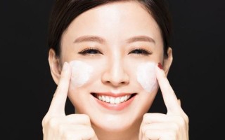 48岁冻龄妈妈回应整容质疑 冻龄女性的正确护肤方法