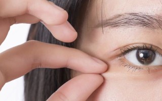女人右眼尾有痣旺夫 女人右眼尾有痣好吗