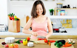 女人夏季游泳虽舒服 三个时期要避开
