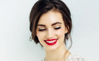 点痣前的朱珠好美 女人唇上长痣代表什么